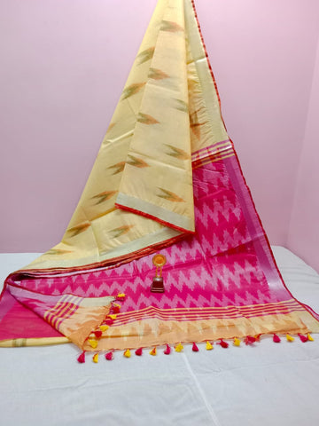 Sandal with Pink Saree