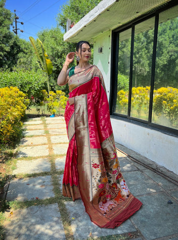 Rani pink with Silk Blend Saree with Traditional Motifs