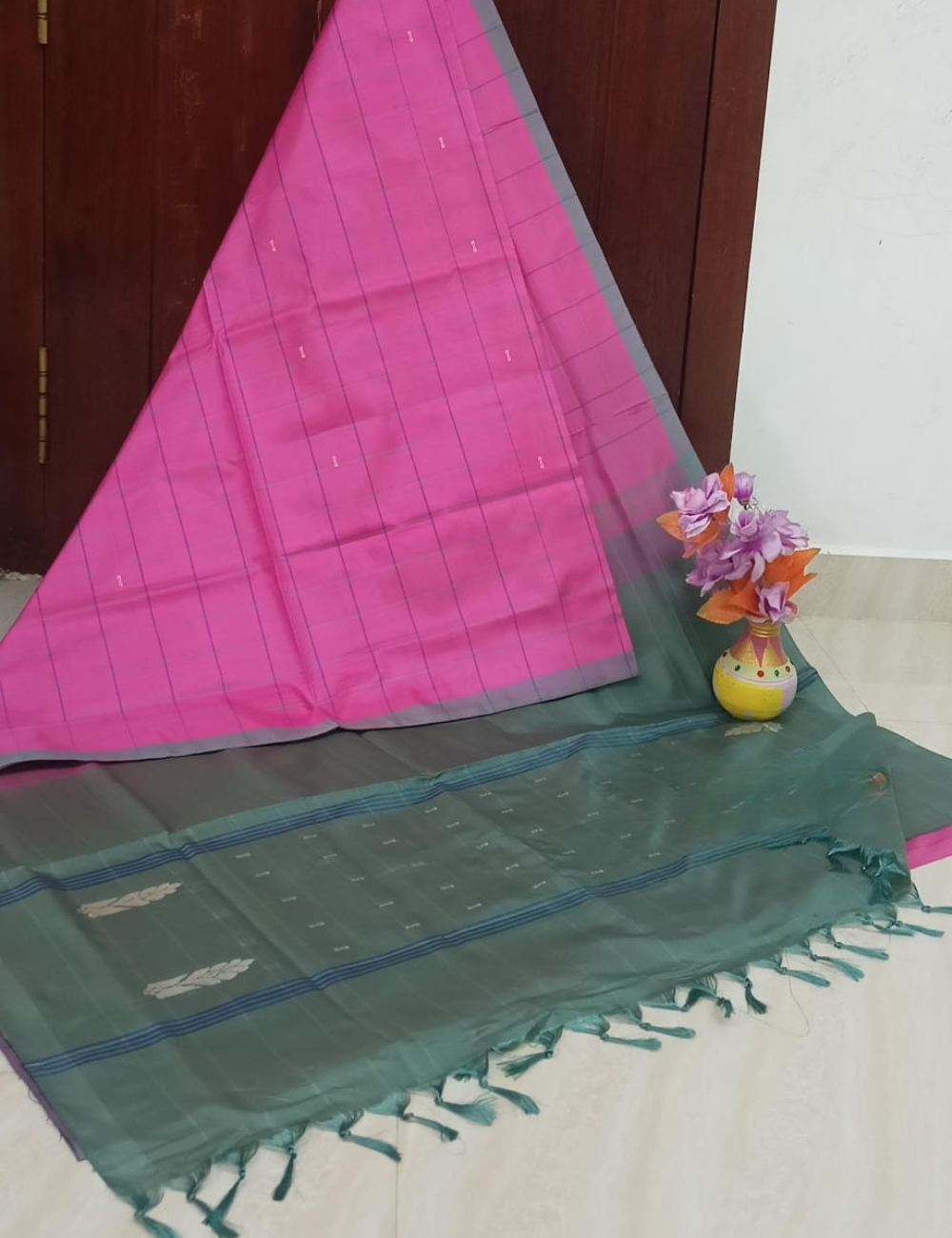 Elegant Pink & Green Dual-Tone Saree